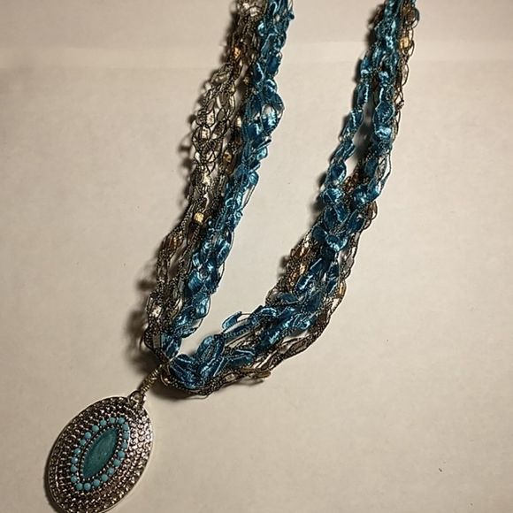 Ladder Ribbon Necklace! - Picture 2 of 6